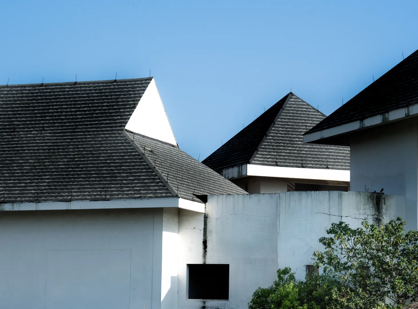 Modern shingle roof installation