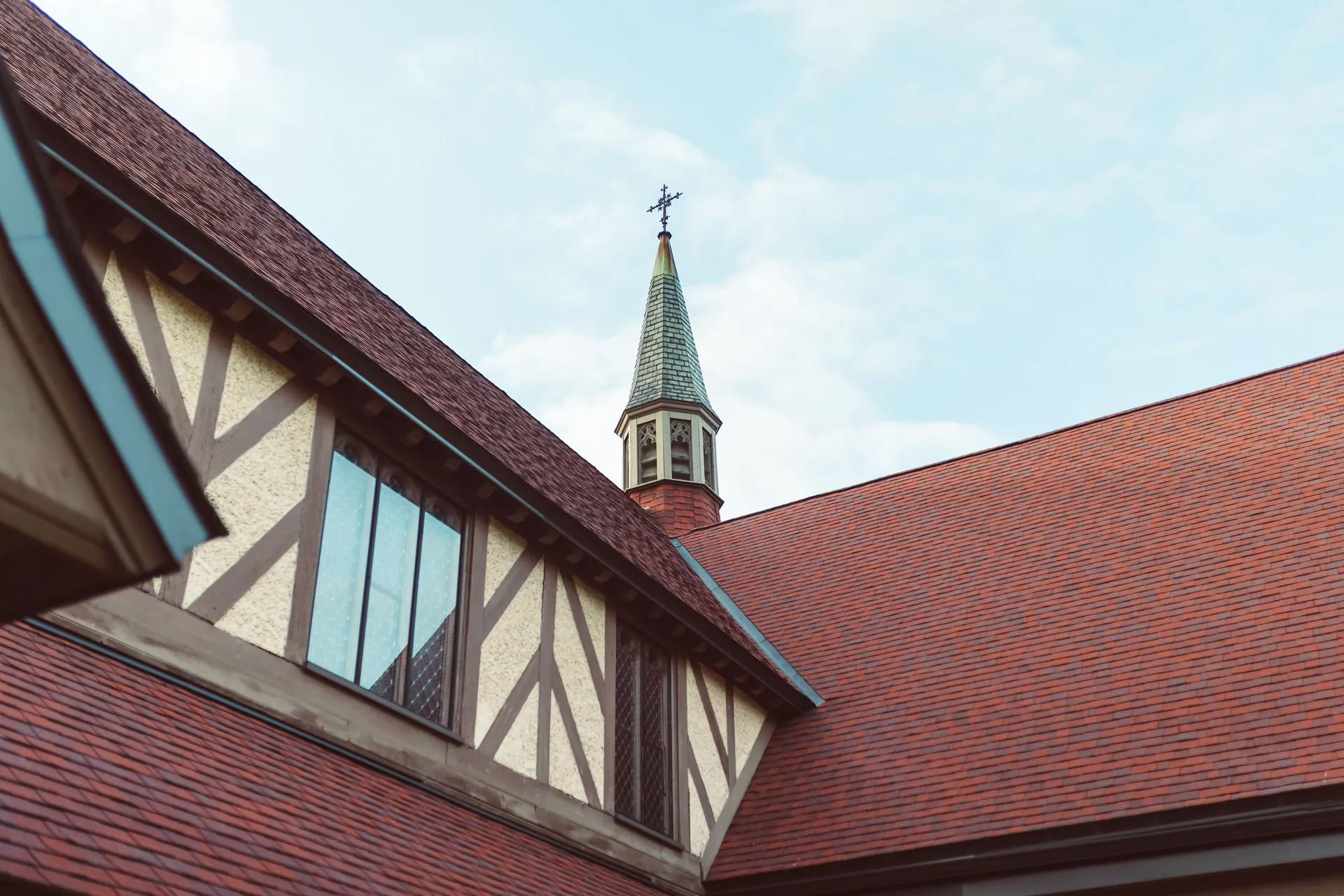Roofing contractor consultation with homeowner